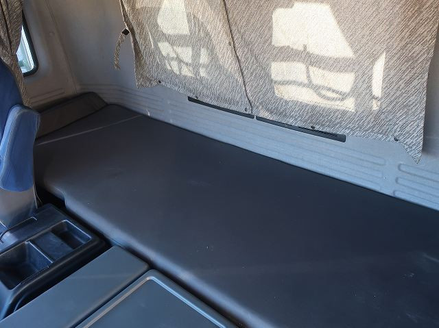 中古トラック いすゞクレーン付平ボディ ＃23