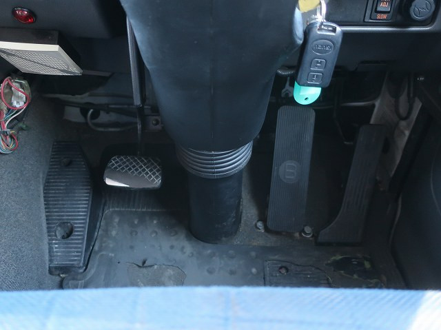 中古トラック いすゞクレーン付平ボディ ＃24