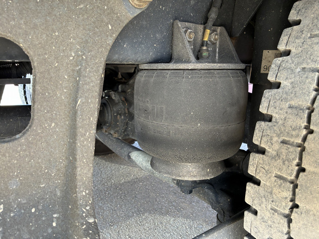 中古トラック いすゞ フォワード 中型アルミウィング