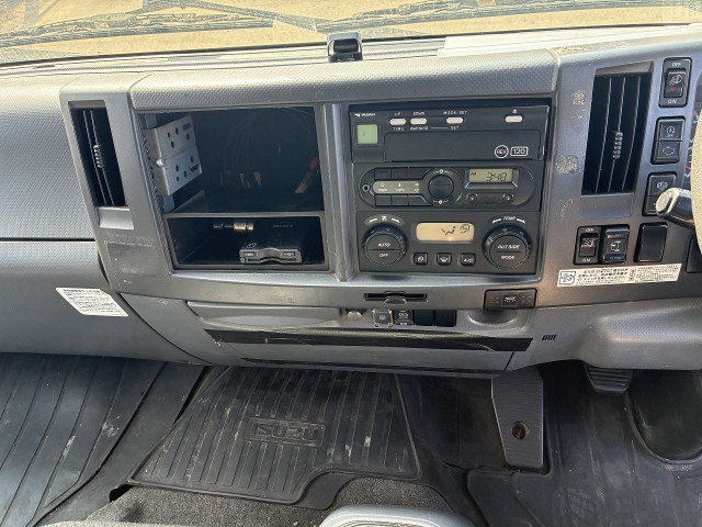 中古トラック いすゞ フォワード 中型アルミウィング