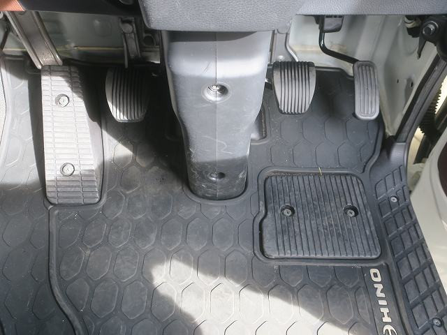 中古トラック 日野 レンジャー 中形平ボディアルミブロック