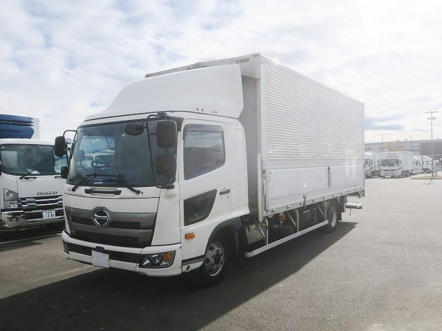 2019 Hino Ranger, Medium-Duty Aluminum Wing, 6200mm Wide, Retractable PG, Radio-Controlled, Rear Air Suspension, 350,000km Actual Mileage, Vehicle Inspection Valid until September 2016, 2020