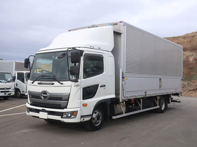 2019 Hino Ranger, Medium-Duty Aluminum Wing, 6200mm Wide, Retractable PG, Radio-Controlled, Rear Air Suspension, 350,000km Actual Mileage, Vehicle Inspection Valid until September 2016, 2020
