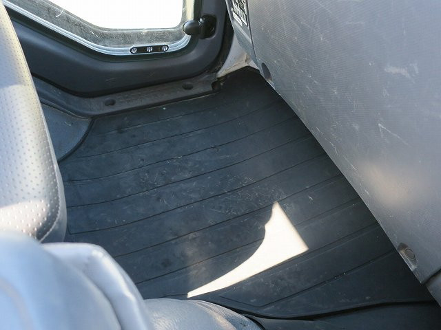 中古トラック いすゞクレーン付平ボディ ＃24