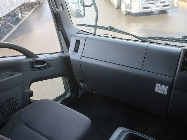 中古トラック いすゞ フォワード 中型アルミウィング