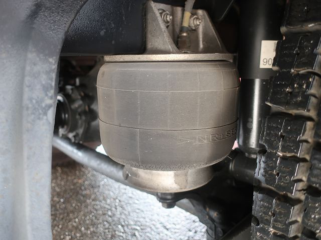 中古トラック いすゞ フォワード 中型アルミウィング