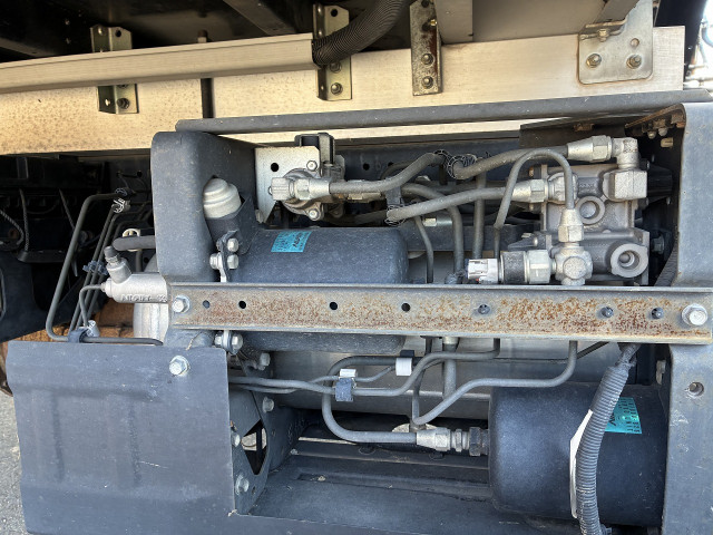 中古トラック いすゞ フォワード 中型アルミウィング