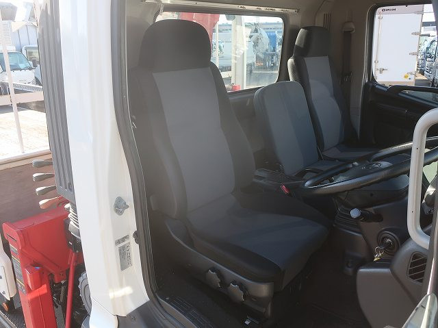 中古トラック 日野クレーン付平ボディ ＃13