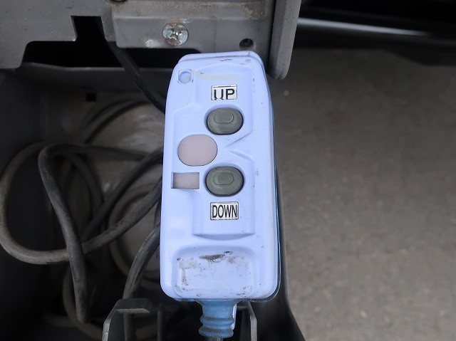 中古トラック いすゞ フォワード 中型アルミウィング