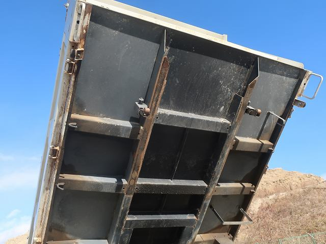 中古トラック いすゞダンプ ＃8