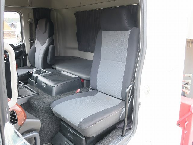 中古トラック 日野 プロフィア 大型クレーン付平ボディ