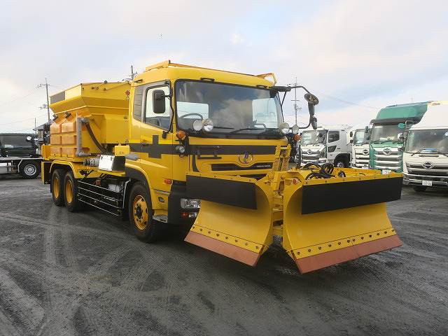 中古トラック UDトラックス除雪塩カリ散布車 ＃2