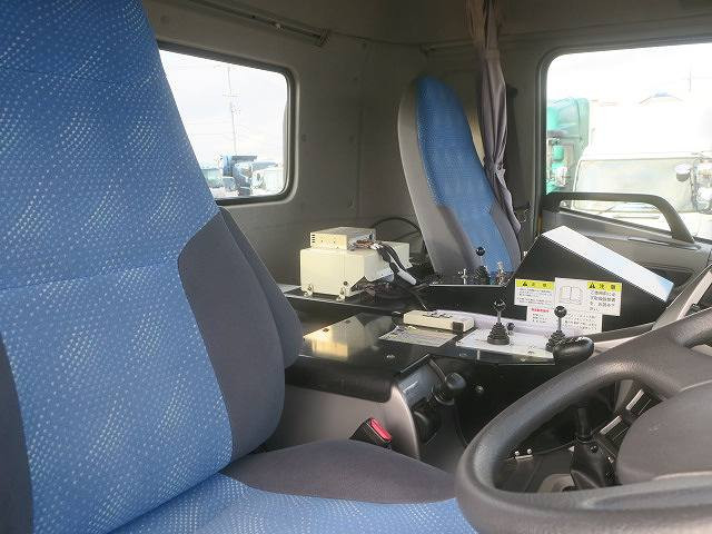 中古トラック UDトラックス除雪塩カリ散布車 ＃14