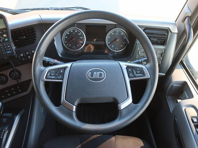 中古トラック UDトラックス平ボディアルミブロック ＃12