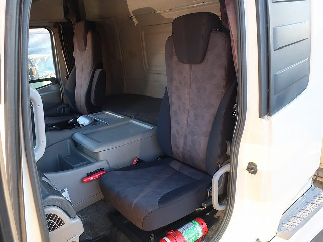 中古トラック UDトラックス平ボディアルミブロック ＃24