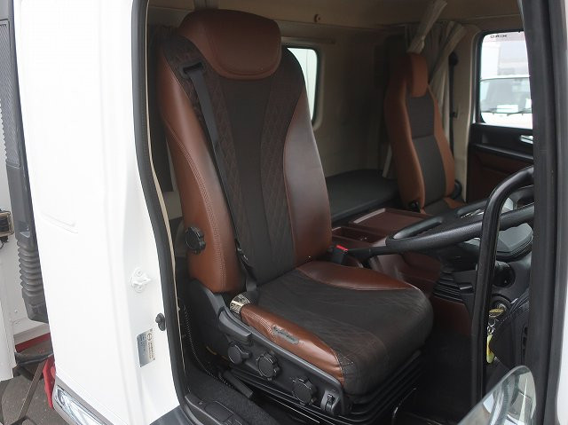 中古トラック 日野 レンジャー 中型アルミウィング