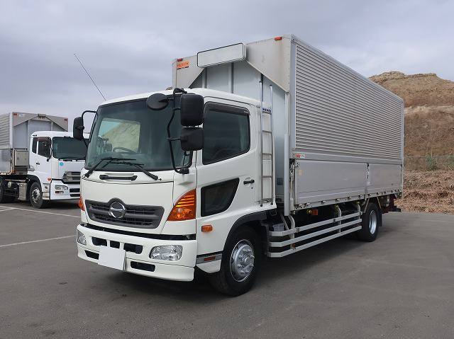 2013 Hino Ranger, 6200 standard, aluminum wing, 7.2 ton payload, 4-row jolder, 240 horsepower, approximately 390,000 km on the odometer.