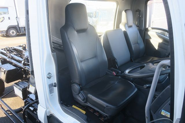 平成28年 いすゞフォワード 中型アームロール