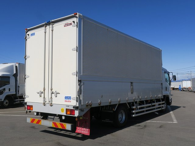 中古トラック いすゞアルミウィング ＃3