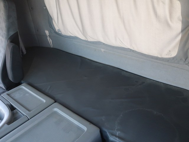 中古トラック UDトラックス クオン 大型コンクリートミキサー車