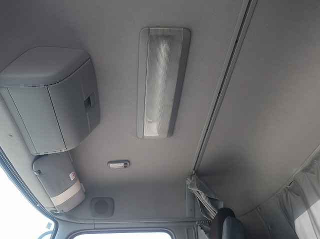 中古トラック UDトラックス クオン 大型コンクリートミキサー車