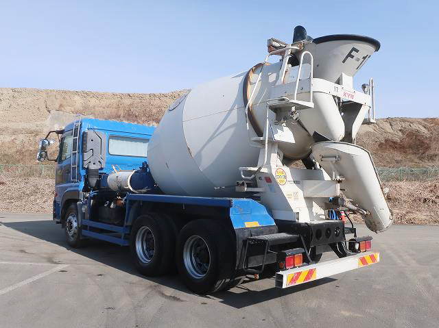 中古トラック UDトラックス クオン 大型コンクリートミキサー車