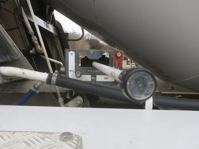 中古トラック いすゞコンクリートミキサー車 ＃10