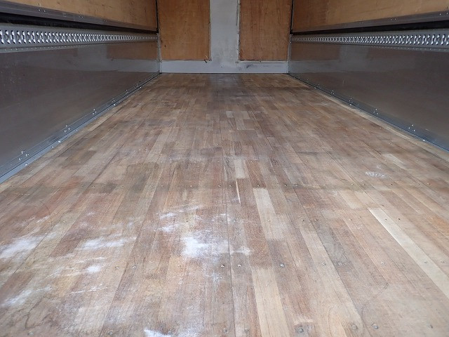 中古トラック いすゞ フォワード 中型アルミウィング