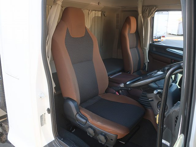 中古トラック 日野 レンジャー 中型アルミウィング