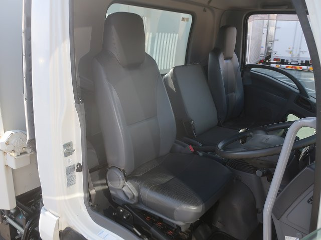 中古トラック いすゞ フォワード 中型ダンプ