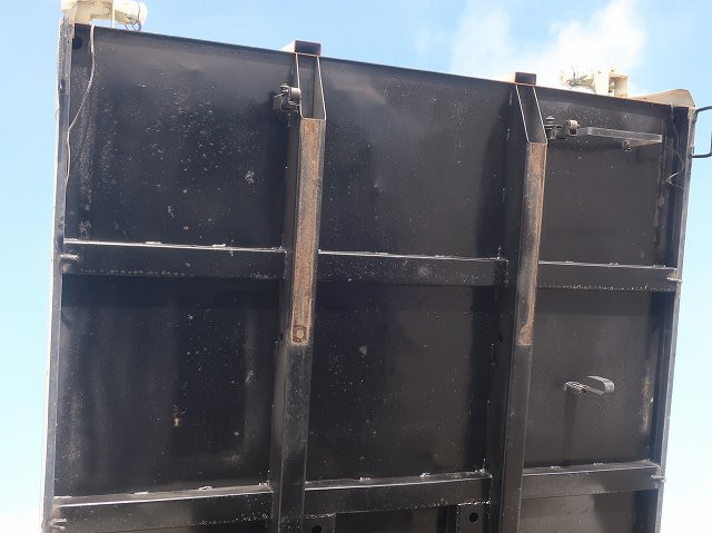 中古トラック いすゞ フォワード 中型ダンプ