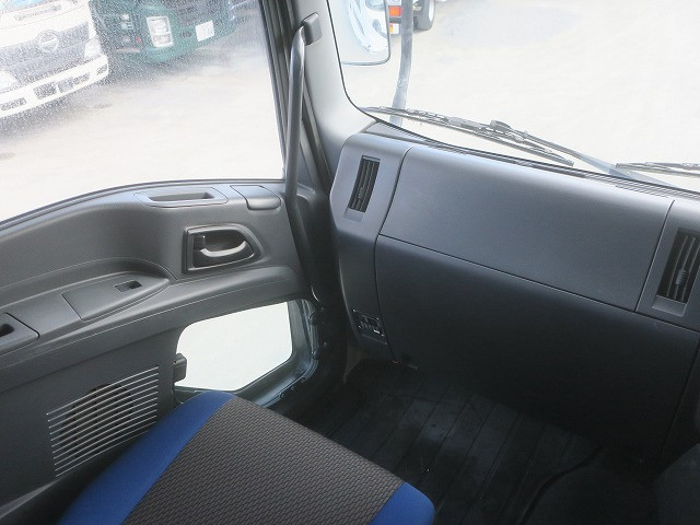 中古トラック いすゞ冷凍バン ＃15