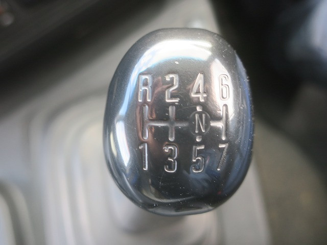 中古トラック いすゞ冷凍バン ＃18