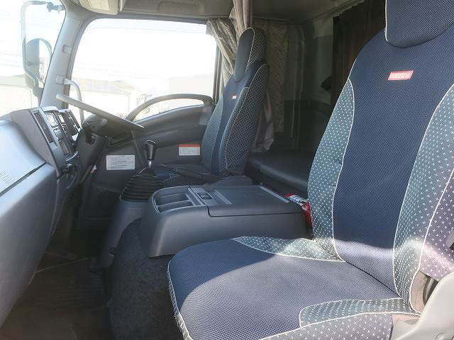 中古トラック いすゞ フォワード 中型アルミウィング