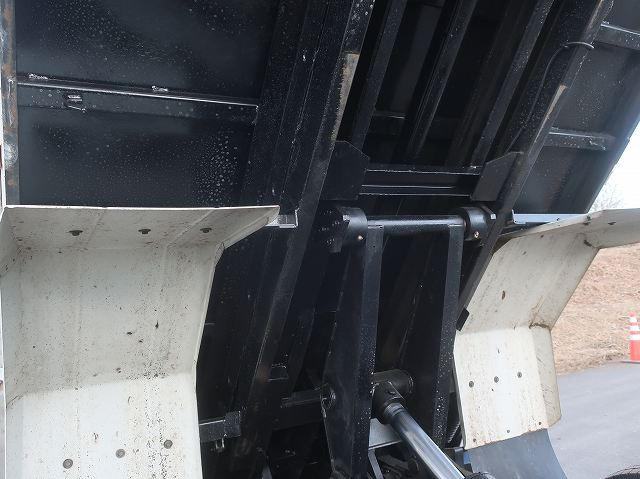 中古トラック いすゞローダーダンプ ＃9