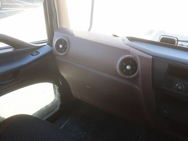 中古トラック 日野 レンジャー 中型平ボディ