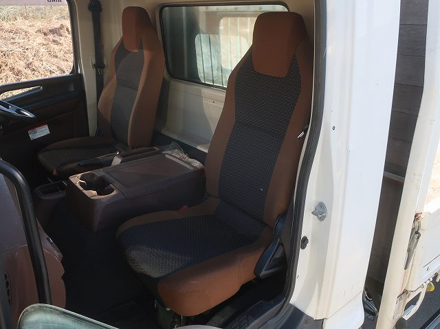 中古トラック 日野 レンジャー 中型平ボディ