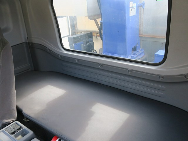 中古トラック いすゞクレーン付平ボディ ＃23