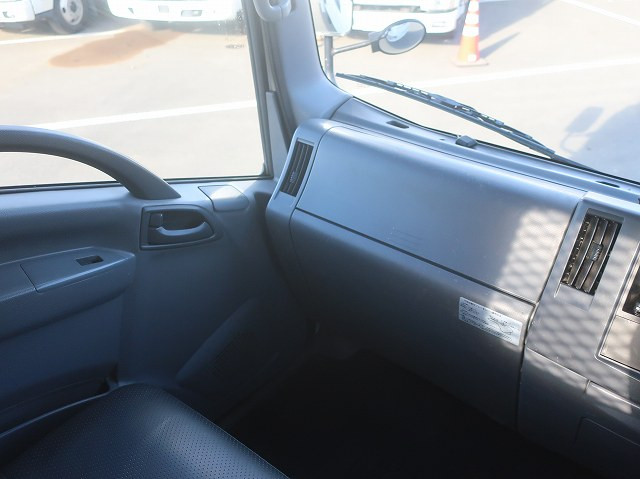 中古トラック いすゞ エルフ 小型平ボディ