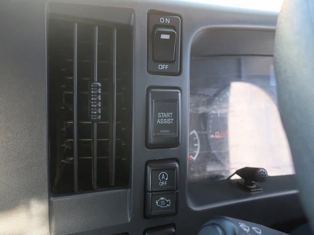 中古トラック いすゞ エルフ 小型平ボディ