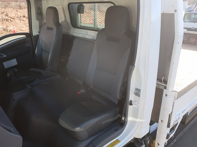 中古トラック いすゞ エルフ 小型平ボディ