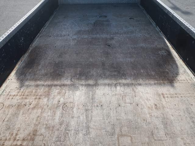 中古トラック いすゞ エルフ 小型平ボディ