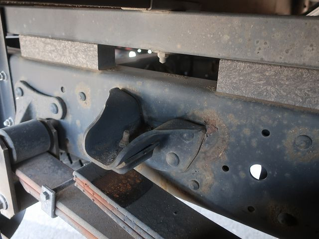 中古トラック いすゞ エルフ 小型平ボディ