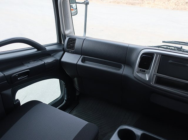 中古トラック 日野 レンジャー 中型クレーン付平ボディ