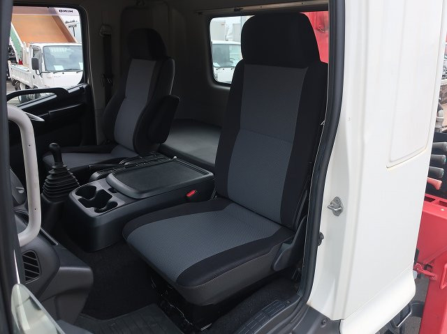 中古トラック 日野 レンジャー 中型クレーン付平ボディ