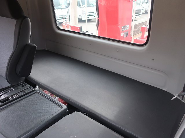 中古トラック 日野 レンジャー 中型クレーン付平ボディ