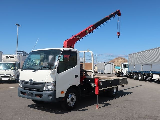Reiwa 1 Model Hino Dutro 3-ton Flatbed with Crane, Wide and Long, 4-Speed Crane, Radio Control, Hook-in. ★Safety Inspection Package Installed!★