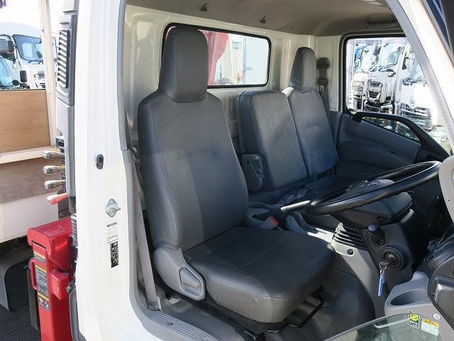 中古トラック 日野 デュトロ 3tクレーン付平ボディ