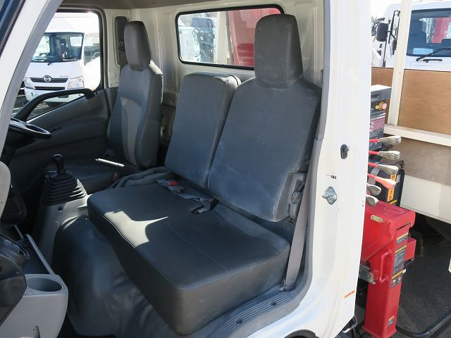 中古トラック 日野 デュトロ 3tクレーン付平ボディ