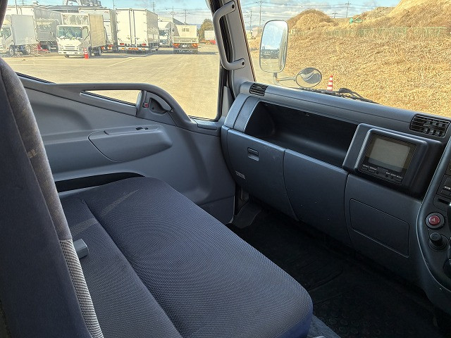 中古トラック 三菱ふそう キャンター 2tアルミバン